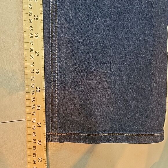 Member's Mark NWT Mens Jeans Size 40x32 Straight Fit Stretch Denim Spot on Leg - Picture 12 of 13